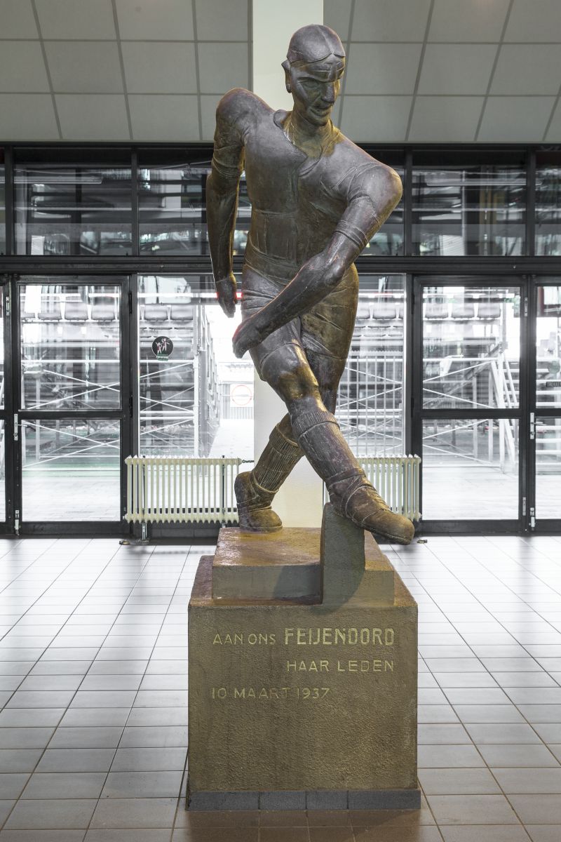 De voetballer (1937), foto Jannes Linders in 2012