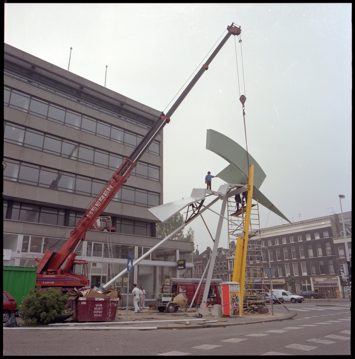 The Long Thin Yellow Legs of Architecture (1988), photo Fototechnische Dienst Rotterdam (1988) - Stadsarchief Rotterdam CC BYE 4.0 